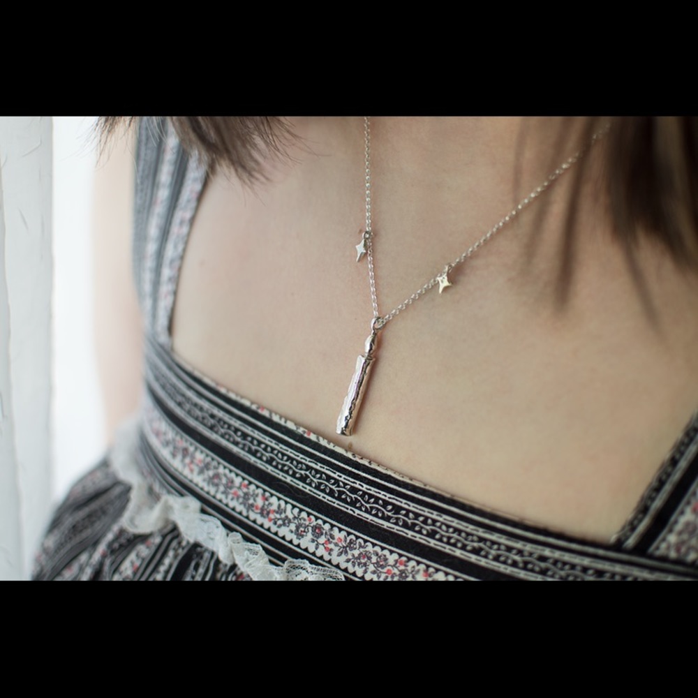 Glowing Candle Necklace - Picture 3 of 4
